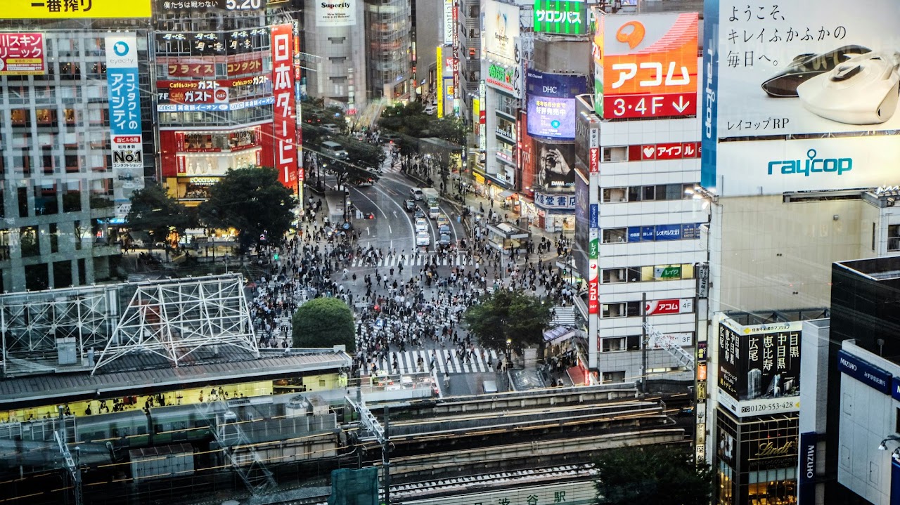 流通の現場を象徴する渋谷の街並み